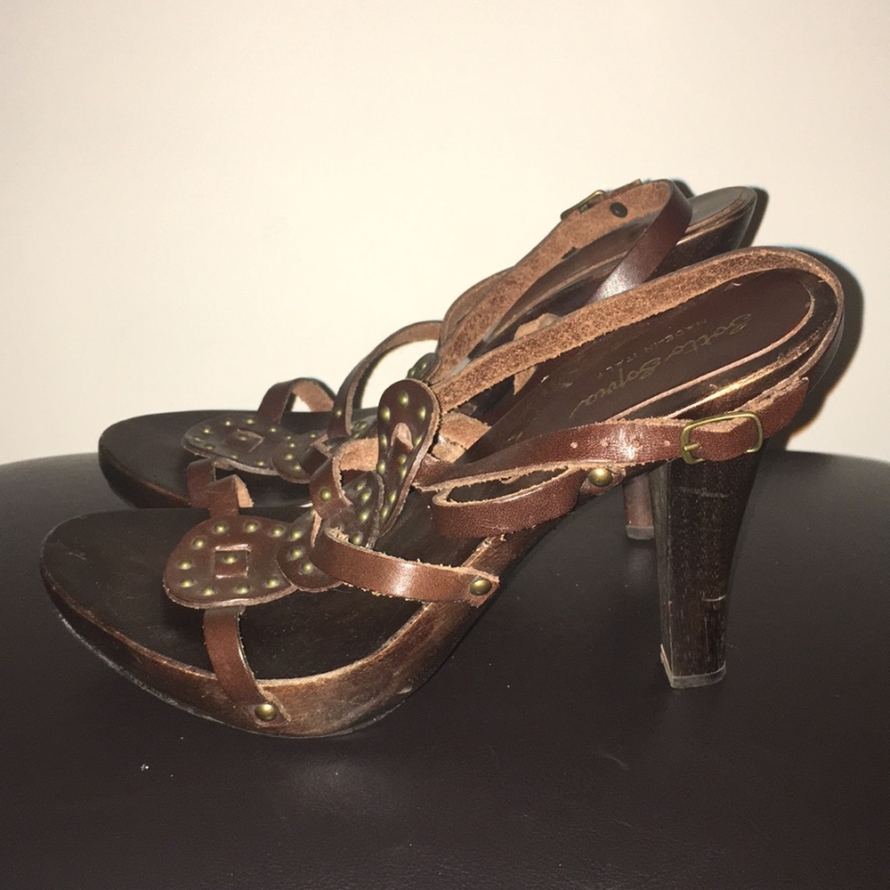 Shoes - Picture 2 of 3
